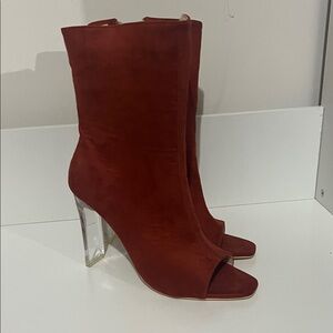 Chic Burgundy Peep-Toe Heeled Boots